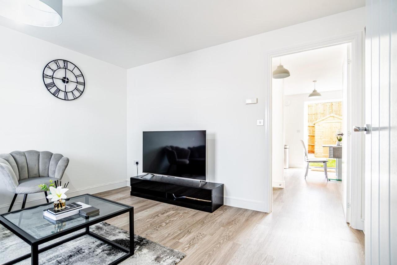 The Lake - A Stunning 2 Bedroom House, Only 17Mins To Central London!!! Greenhithe Extérieur photo