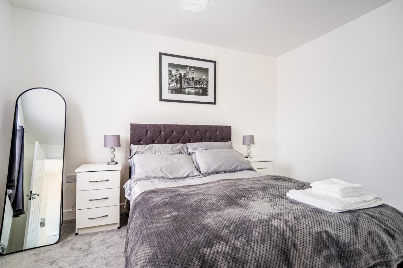 The Lake - A Stunning 2 Bedroom House, Only 17Mins To Central London!!! Greenhithe Extérieur photo